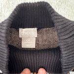 Chico's Black/Gold Geometric-Print Jacquard Mock Neck Sleeveless Top Photo 8