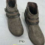 SO Womans  Western Red Bud Stone Size 8 M Taupe Straps Studs Chelsea Boots Photo 0