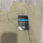 Dickies NWT  Women's Relaxed Straight Stretch Twill Pant Size 2 Photo 2