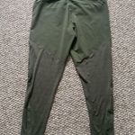 The North Face NWOT Dayology Mid-Rise 7/8 Tight Women’s Size XL Mesh Detail Photo 3