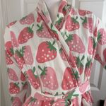 Monica + Andy Strawberry Print Robe Size XS. #335 Pink Photo 7