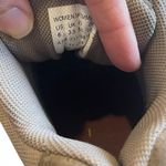 The North Face  Women’s Size 6 Hiking Boots Beige Photo 10