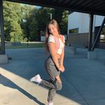 SheIn cropped tee Photo 3