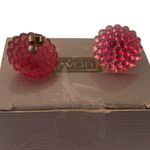 Vtg Avon Earrings Molded Plastic Cluster Summer Berries Redberry Stud Pierced Photo 3