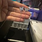 Super cute, butterfly earrings, 2/1 earring set (stud Or hanging Can be worn at studs or and hanging Photo 3