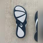 Olukai  Bubbly Java White Leather Rubber Thong Sandals, Size W6 Photo 1