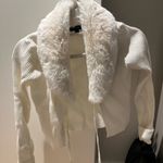 White Sweater with fur collar Photo 2