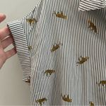 Jane and Delancey Jane and Delaney cap sleeve button down shirt- Size M Photo 7