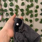 Lululemon Women’s size 4  leggings gray capri atheltic Photo 4