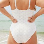 Berlook Floral Cutout One Photo 5