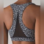 Lululemon Women’s Invigorate Sports Bra in White/Black Size 8 Photo 2