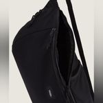 Vans  Detached Sling Bag Black NWOT Sling-style Crossbody Unisex Photo 3