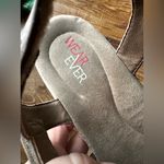 Wear ever size 6 sandals Photo 1