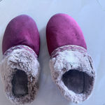 Isotoner  Slippers Women Size 9.5-10 Memory Foam Faux Fur Purple Gray Fur Comfy Photo 12