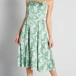 Hutch Green Floral Fit and Flare Midi Dress Size 4 NEW Photo 3