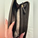 Michael Kors  Wallet Photo 5