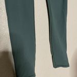 Athleta  SAVASANA MACRAME 7/8 TIGHT in Green Size XS A3 Photo 3