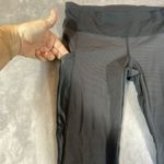 Lululemon Leggings Capri Pants 8 Black Foil Sides‎ Yoga Running Dance Textured Photo 2