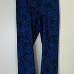 Nike Pro Dri Fit Black Blue Snakeskin Print Cropped Capri Athletic Pants Photo 3