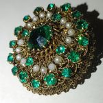 Edwardian Style Brooch Green Rhinestones Faux Pearl Filigree Vintage Gold Tone Size 2 Photo 8