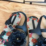 Attention  Black Floral Sandals Size‎ 8 Photo 3