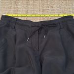 Saks 5th Avenue Saks Fifth Avenue 9 | 15 Black Silk Drawstring Rolled Hem Shorts size 4 Photo 8