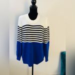 Liz Claiborne Ladies casual sweater 💙🤍🖤 Photo 1