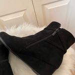 Impo  black boots size 7M only worn a couple of times Photo 3
