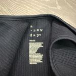 A New Day women’s seamless slim fit tank top - black: ribbed scoop neck Photo 2