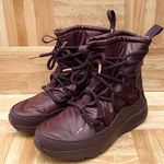 Nike “Tanjun” High Rise Women’s Boots Lightweight in Burgundy Crush Size 5 Photo 0