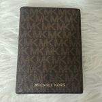 Michael Kors jet set passport wallet Photo 2