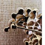 Trifari SIGNED CROWN Vintage Brooch Pin Faux Pearls Gold Tone Leaf Photo 4