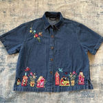 New Direction  Floral Bird Birdhouse Button Front Denim Short Sleeve Tee Large Photo 0