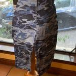 Tracy Evans capris Photo 1