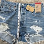 Levi's NWT Levi’s Women’s 501 Original Fit High Rise Jean Short 2.5” in Med Wash 28 Photo 15