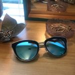 Quay Australia sunglasses Photo 0