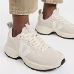 VEJA NWOB  Venturi VC Sneakers in Natural/White Photo 1