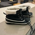 Jbu Boots Very nice ladies  boots. Warm!! No flaws size 10 M! Nice Photo 9