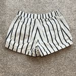 Forever 21  Los Angeles Women’s Black‎ and White Striped Shorts Size S Photo 2