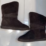 BEARPAW  💯 chocolate brown suede boots with wool blend lining. Size 8. Photo 2