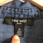 Nine West  Jeans Chambray Soft Denim Cap Sleeves Tie Collar Western Blouse Top Photo 3