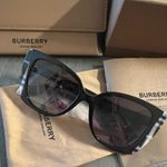 Burberry NWOT🕶️Authentic  Women’s Sunglasses Photo 1