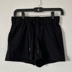 Lululemon Cinchable Waist High-Rise Woven Short 3.5" Sz 4 Photo 2