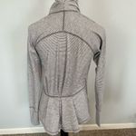 Lululemon Warm Your Core Striped Gray & White Stripe Long Sleeve Top size Small Photo 4