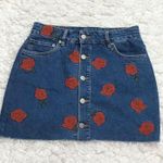 ZARA Embroidered Floral Rose Denim Skirt Raw Hem XS Photo 1