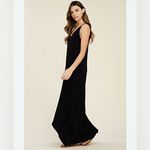 Annabelle Black Casual V Photo 1