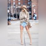 Ymi  High Rise Mom Fit Shorts Distressed Denim‎ 100% Cotton Light Wash
Size 3/26 Photo 13