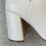 Steve Madden EUC  Leather Thrived Heeled Ankle
Boots Ivory Size 7 Photo 6