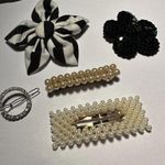 Lot Of 5 Women’s / Girl’s Hair Clip Barrettes / Accessories Photo 0
