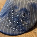 Dark and Light Grey striped Newsboy Skull & Wings Gray Photo 3